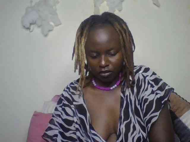 freakcurvy8