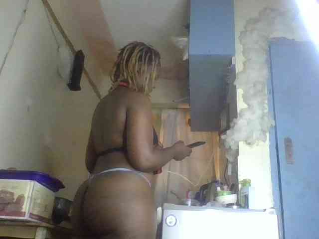 freakcurvy8 freakcurvy8