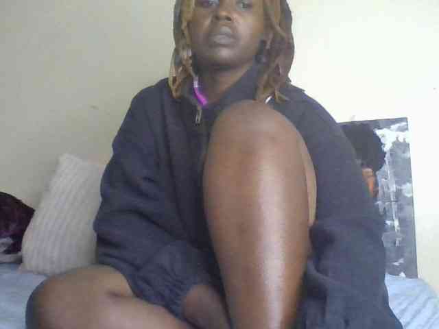 freakcurvy8