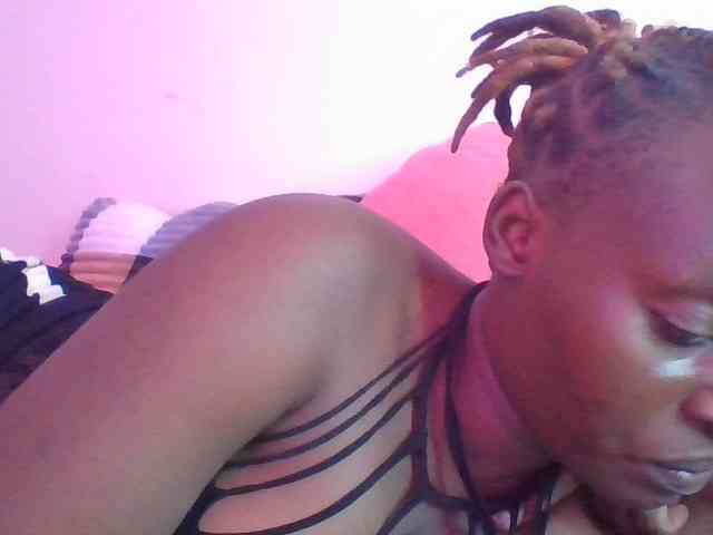 freakcurvy8 webcam