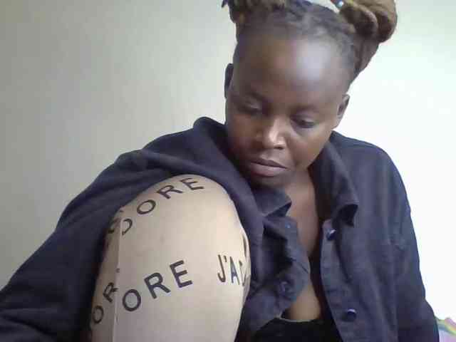 freakcurvy8