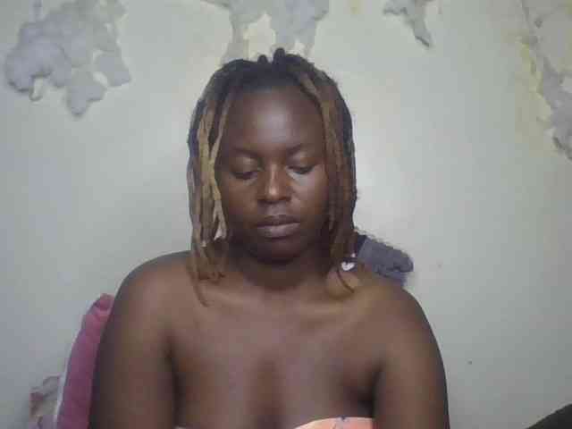 freakcurvy8 Live Webcam on BongaCams