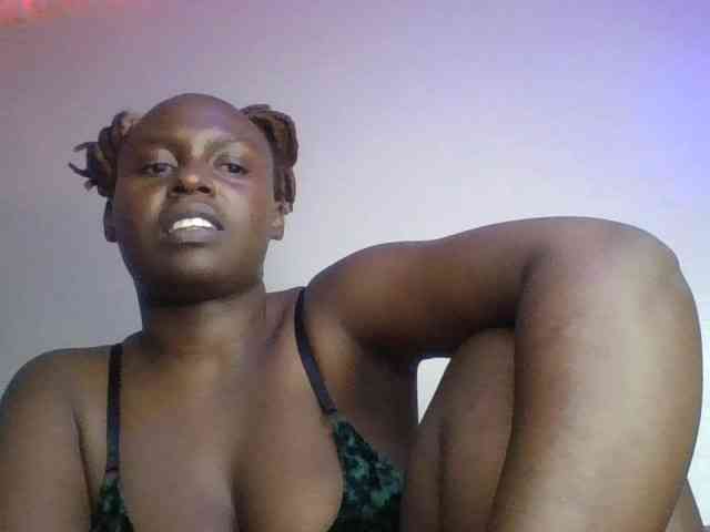 freakcurvy8