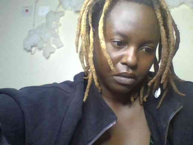 freakcurvy8