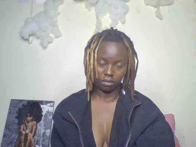 freakcurvy8