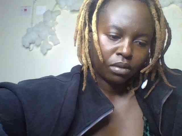 freakcurvy8