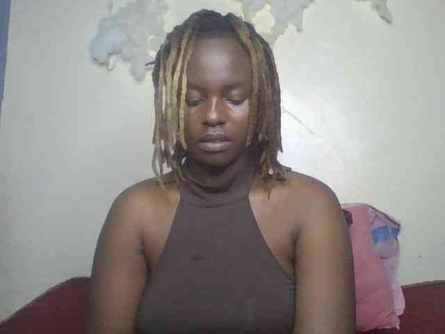 freakcurvy8