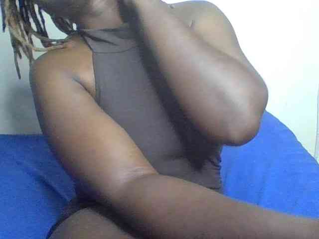 freakcurvy8