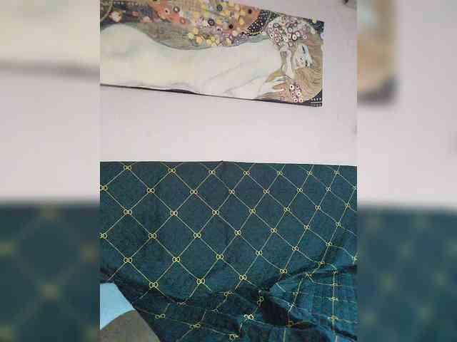 LylyaSurvived webcam