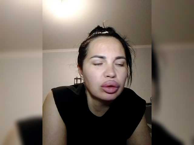 Sex chat with Zametnaya — Watch free online 18+