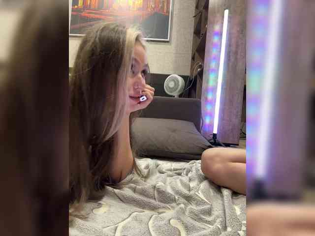 MyyyFacts Live Webcam on BongaCams