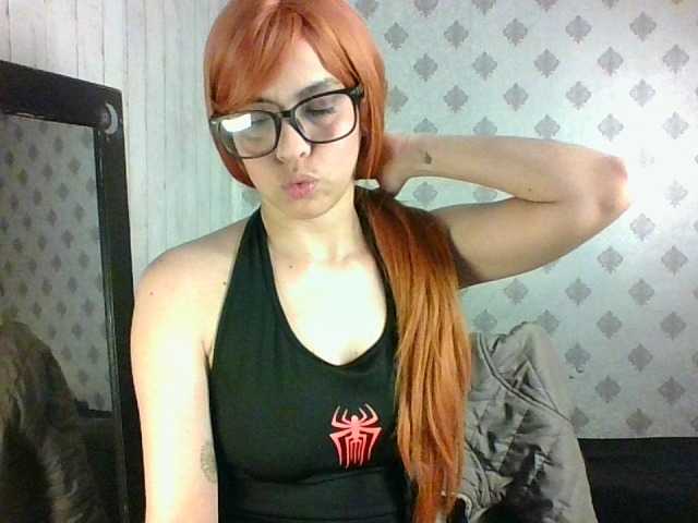 MaryannG webcam