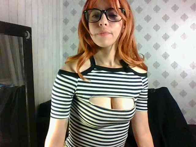 MaryannG webcam