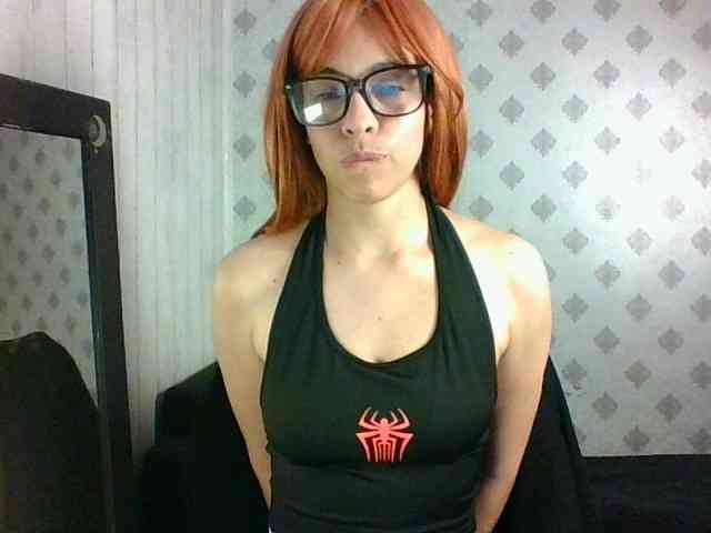 MaryannG webcam
