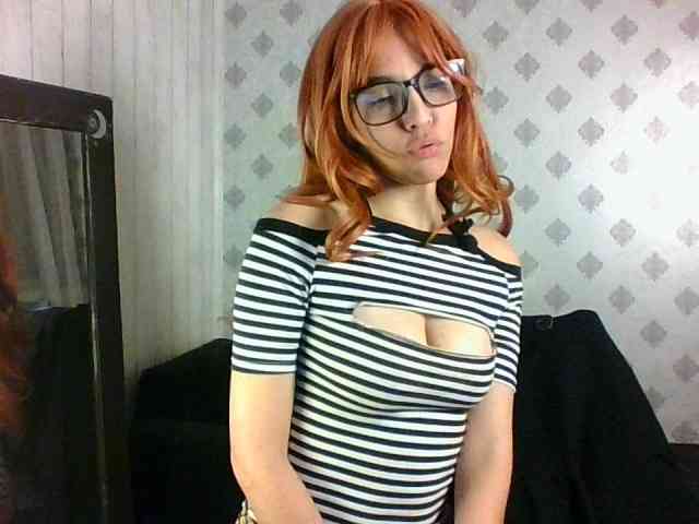 MaryannG webcam