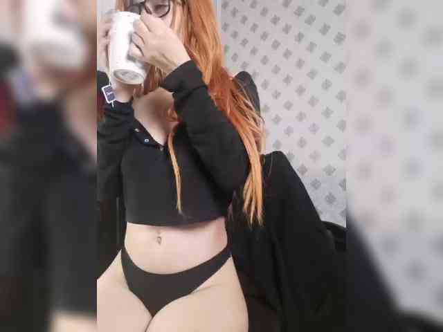 MaryannG webcam