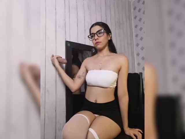 MaryannG webcam
