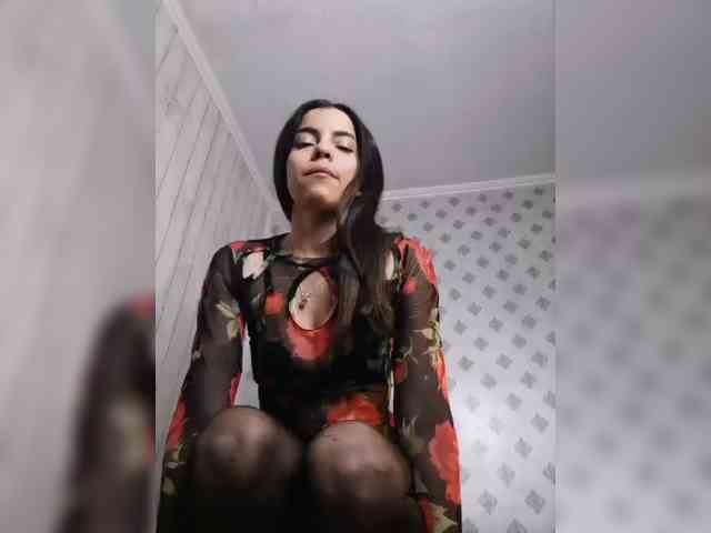 MaryannG webcam