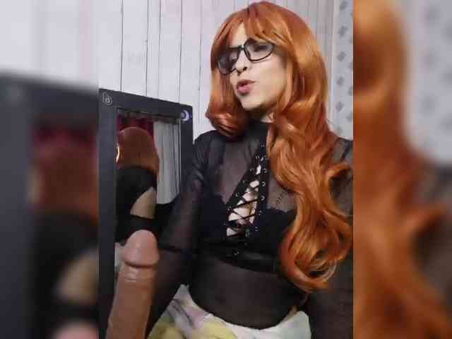 MaryannG webcam