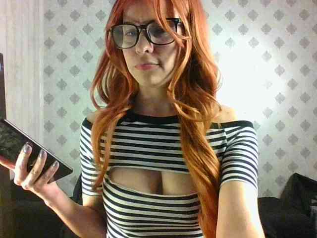 MaryannG webcam