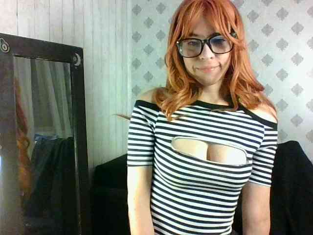 MaryannG webcam