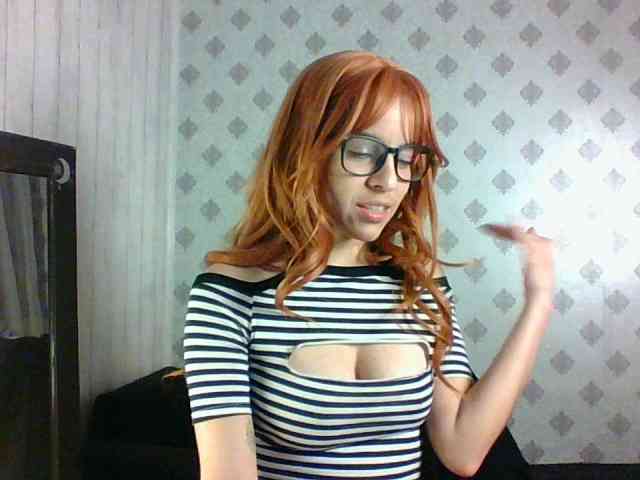 MaryannG webcam