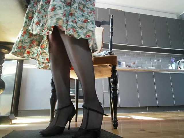 YourSerenity's BongaCams show and profile