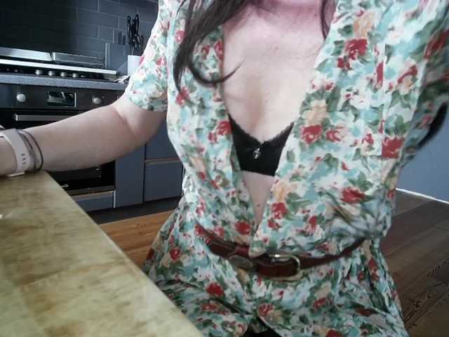 YourSerenity's BongaCams show and profile