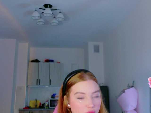 cinnabongirl's BongaCams show and profile