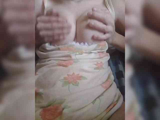 Kira_999 webcam