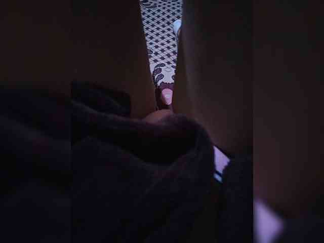 _Kira_ webcam