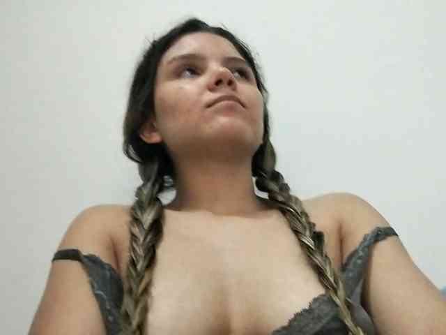 Isabelly08ty webcam