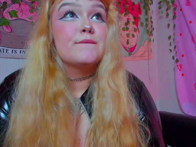  -CandyM1lky- chat room