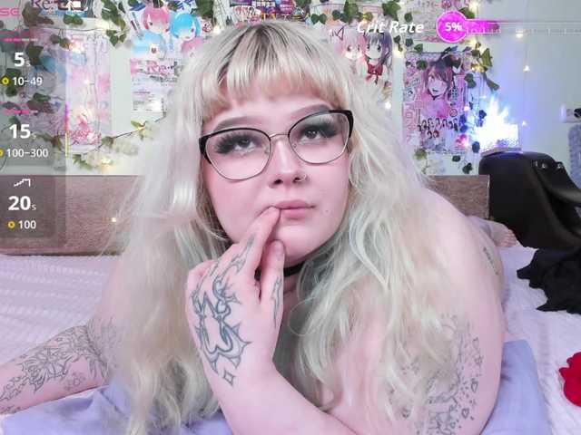 -CandyM1lky-'s BongaCams show and profile