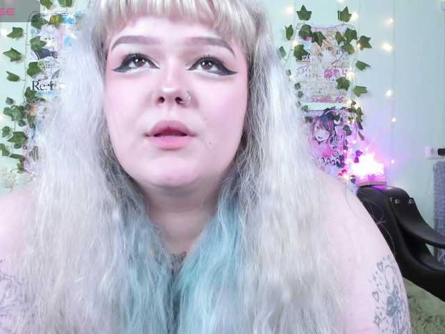 -CandyM1lky-'s BongaCams show and profile