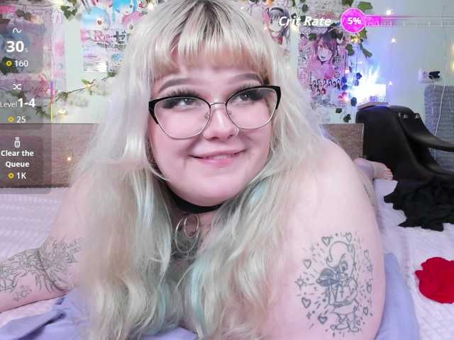 -CandyM1lky-'s BongaCams show and profile