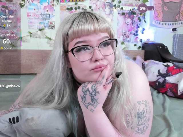 -CandyM1lky-'s BongaCams show and profile