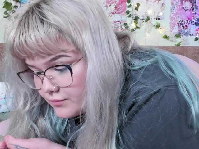 -CandyM1lky-'s BongaCams show and profile