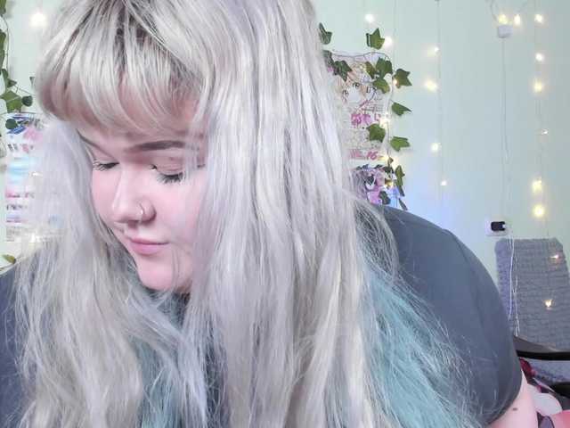 -CandyM1lky-'s BongaCams show and profile