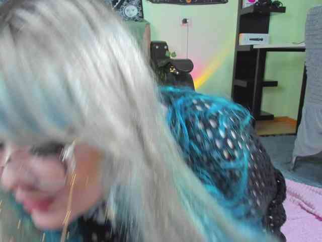 -CandyM1lky- webcam