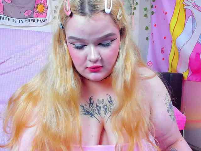 -CandyM1lky- webcam