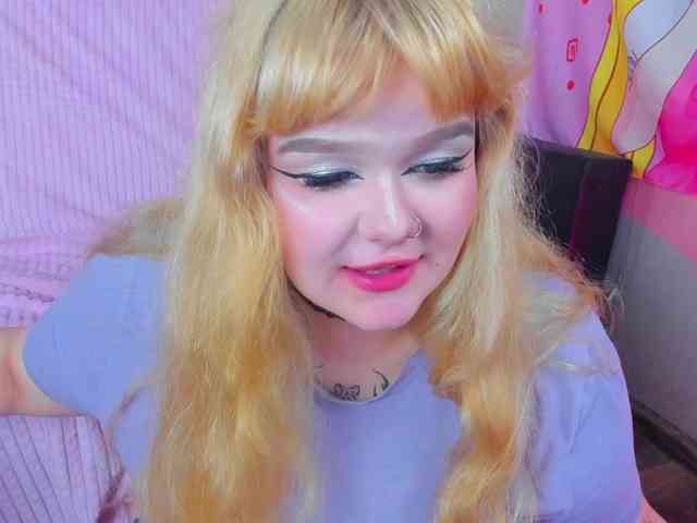 -CandyM1lky- webcam