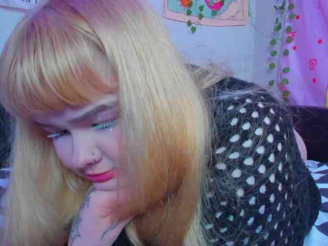 -CandyM1lky- webcam
