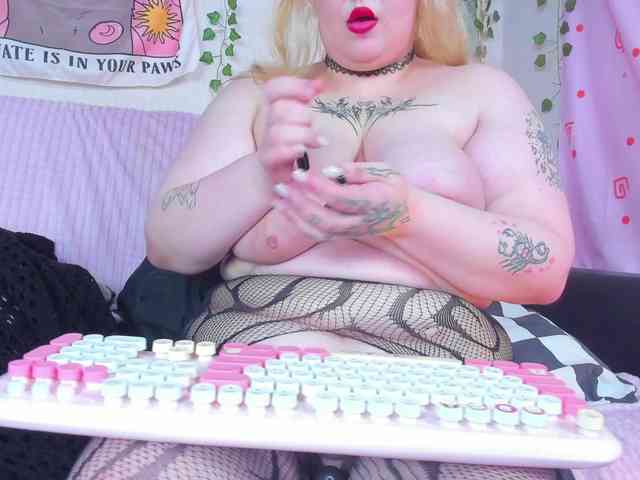 -CandyM1lky- webcam
