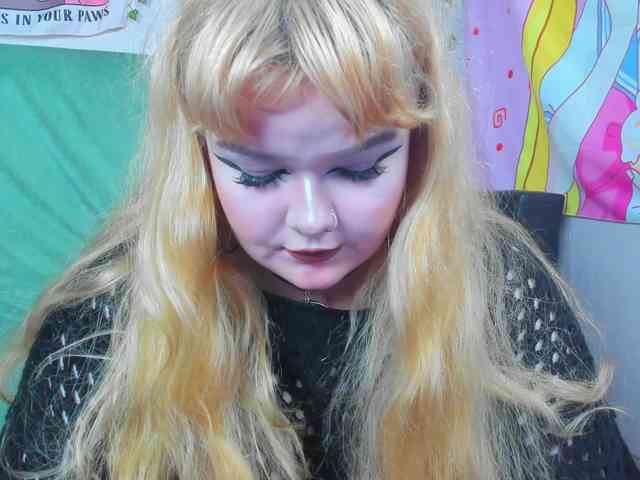 -CandyM1lky- webcam