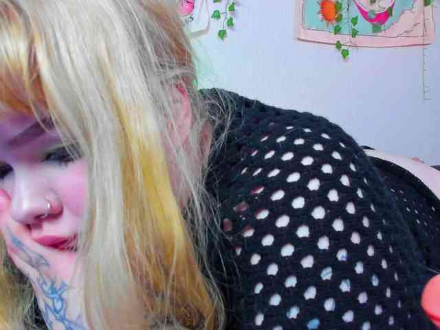 -CandyM1lky- webcam