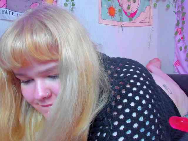 -CandyM1lky- webcam