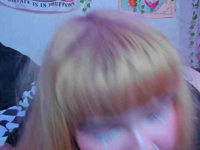 -CandyM1lky- webcam