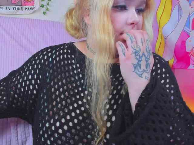 -CandyM1lky- webcam