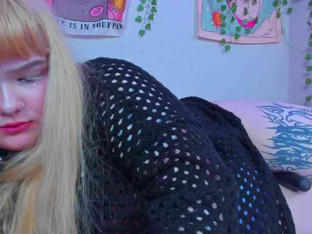 -CandyM1lky- webcam